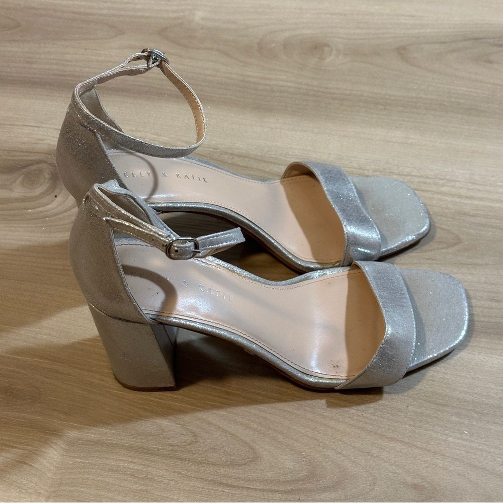 Kelly & Katie Caital Sandal Silver Shimmer Metallic Size 10 - Picture 12 of 13